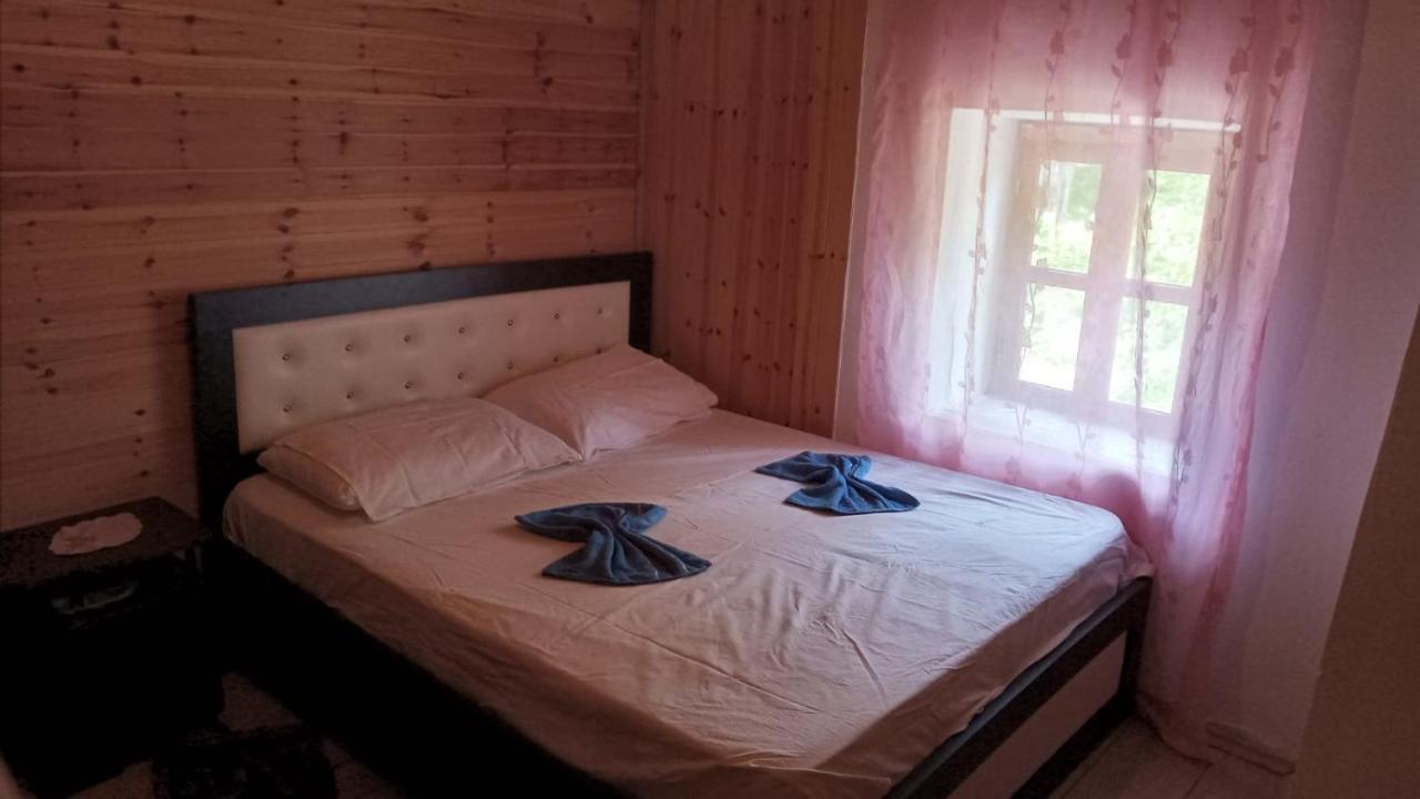 Bujtina Carku Hotel Theth Ngoại thất bức ảnh