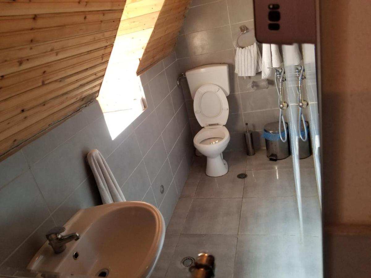Bujtina Carku Hotel Theth Ngoại thất bức ảnh