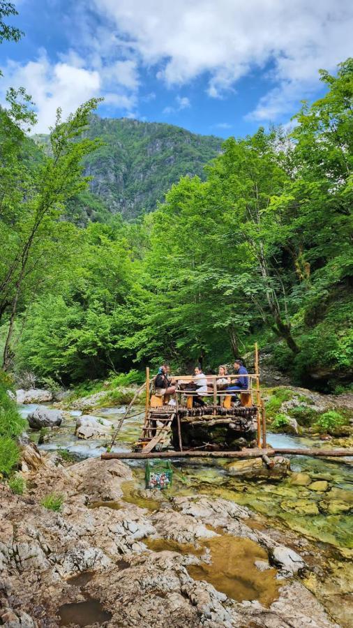 Bujtina Carku Hotel Theth Ngoại thất bức ảnh