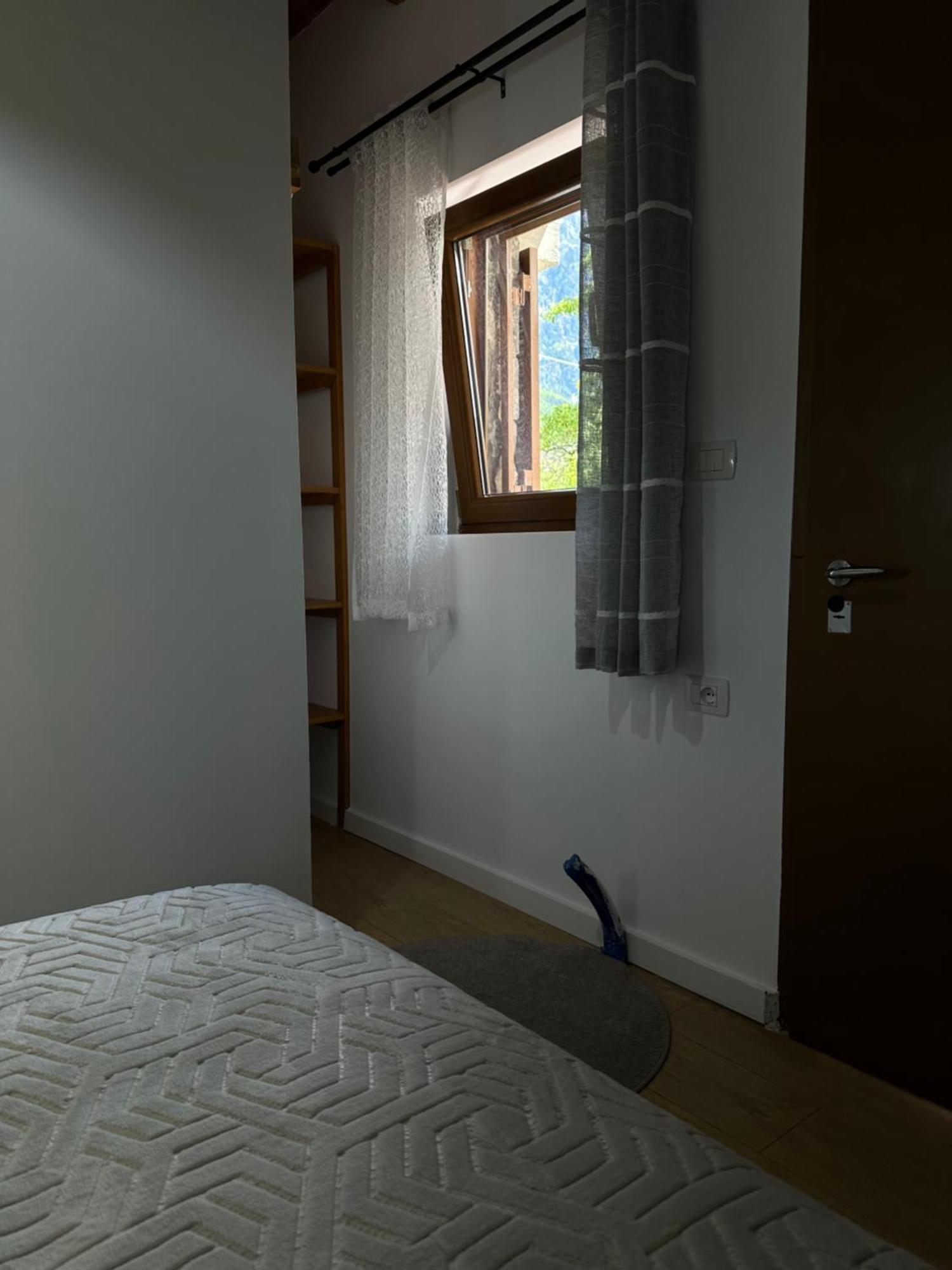 Bujtina Carku Hotel Theth Ngoại thất bức ảnh