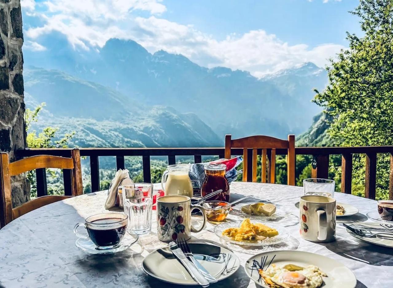 Bujtina Carku Hotel Theth Ngoại thất bức ảnh