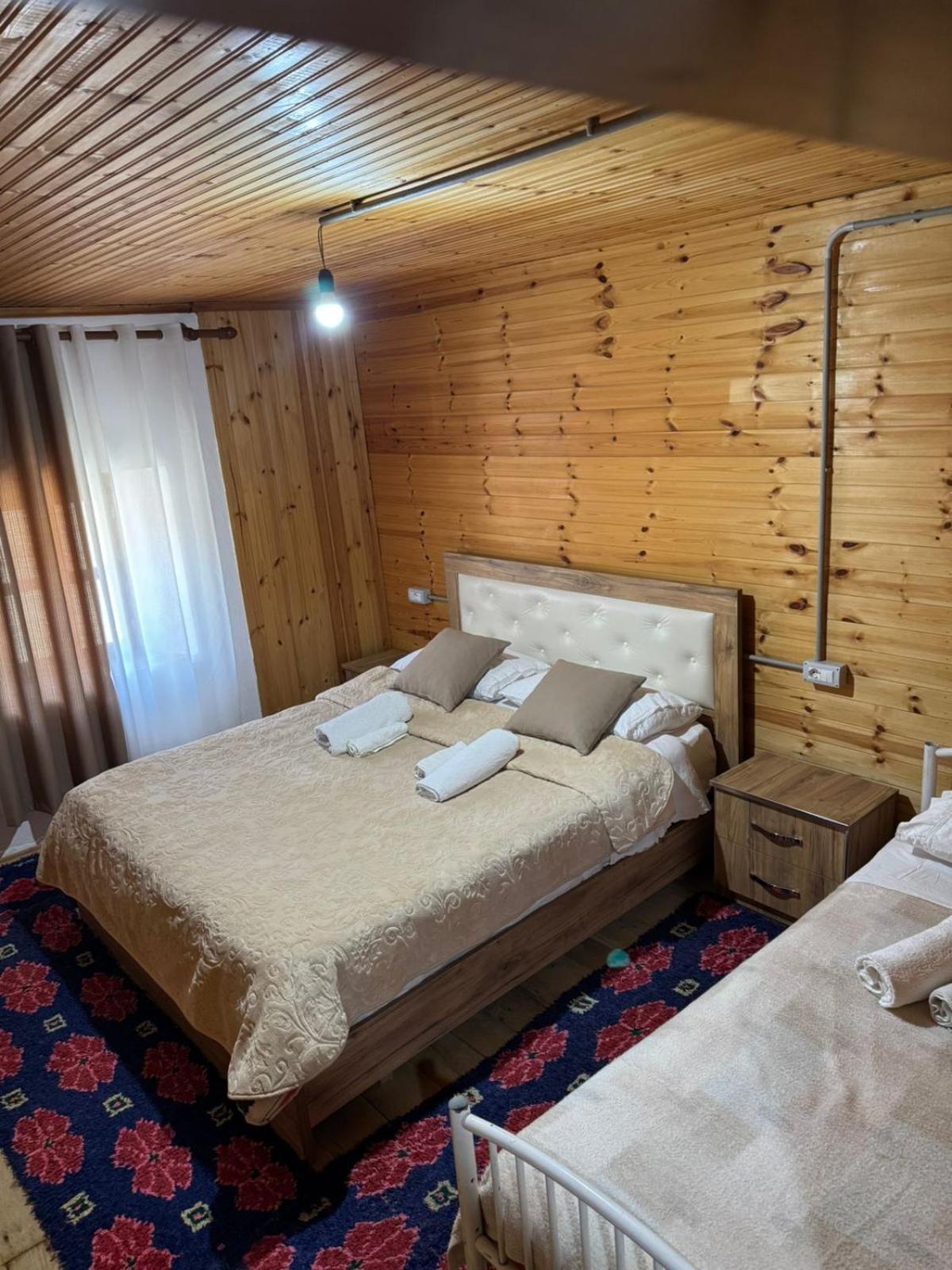 Bujtina Carku Hotel Theth Ngoại thất bức ảnh